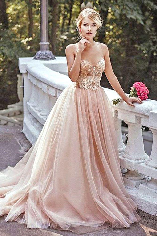  Autors: Diana Hemminga Pink dresses