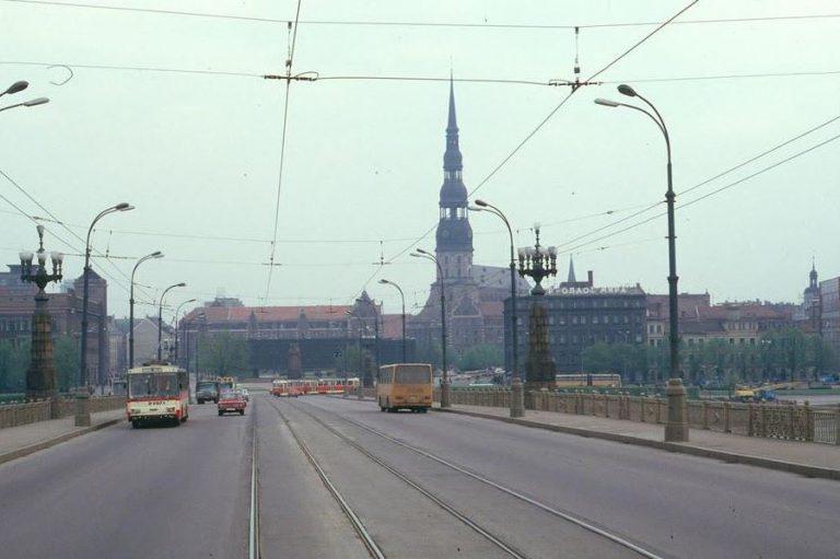 Arī Akmens tilts diez ko nav... Autors: theFOUR Vai Tu atceries, kā Rīga izskatījās pirms 40 gadiem?