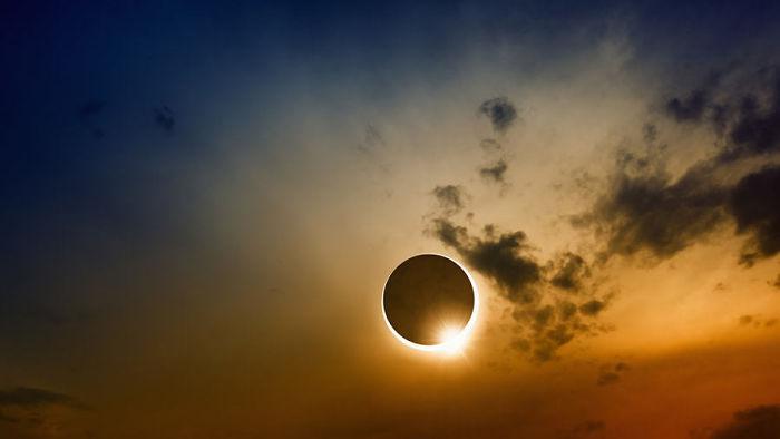  Autors: matilde 10+ labākās fotogrāfijas no vakardienas Saules aptumsuma!