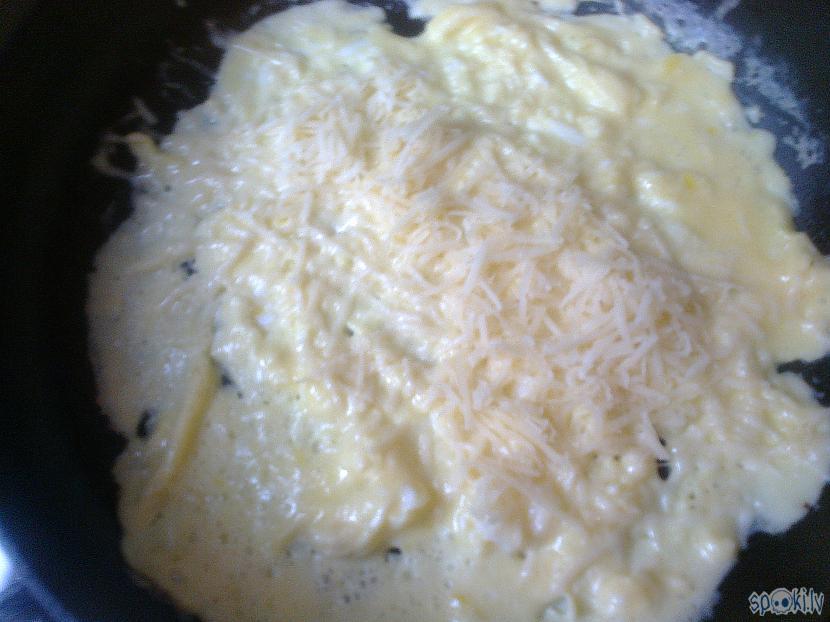 Uz pannas liek sviesta... Autors: ezkins Ņam - ņam omlete - kultenis