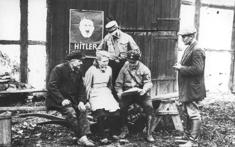 Hitlera paramilitārie... Autors: Lestets Kā Hitlers uzvarēja vēlēšanās