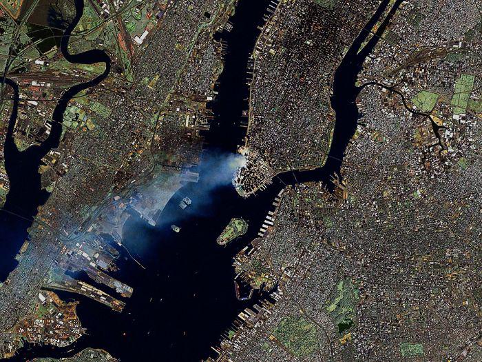Skats no kāda satelīta... Autors: slepkavnieciskais Īpaši 9/11 attēli, kurus, iespējams, nebūsi redzējis.