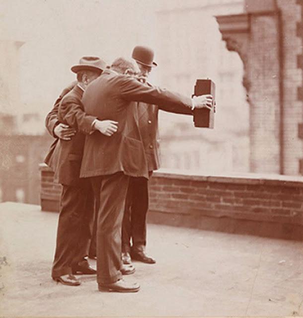 Piecu cilvēku grupa kas uzņem... Autors: Lestets Vēstures gaitā zudušie selfiji