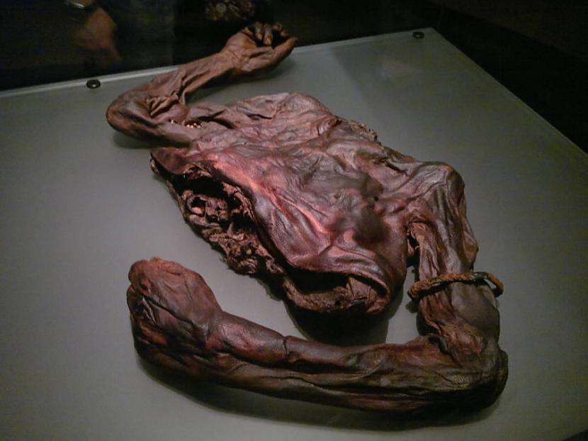 Kroganas cilvēks atrasts 2003... Autors: Lestets Purva līķi - dabas radītas mūmijas