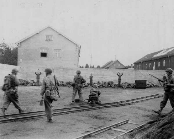Dahavas personāla... Autors: Panzer TOP 10 Sabiedroto kara noziegumi Otrajā pasaules karā