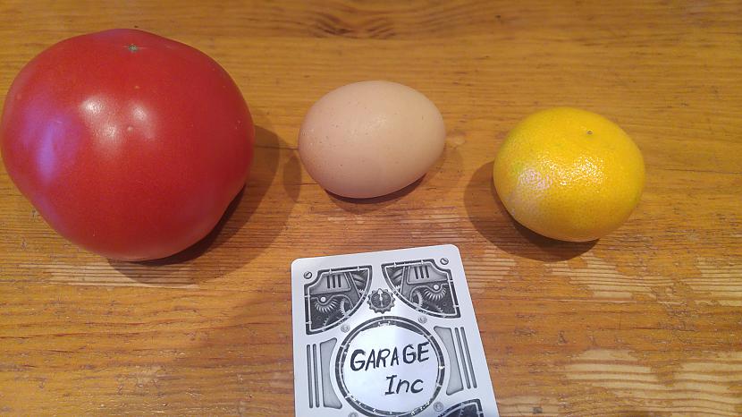  Autors: Fosilija FS tomāts, mandarīns un ola
