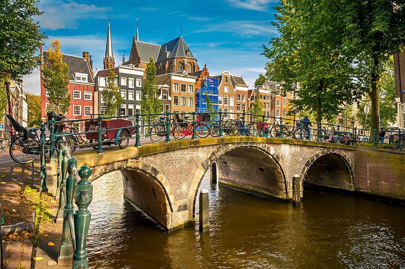 Amsterdama ir celta uz 90... Autors: vienigaisenriksinboxlv Fakti par katru Eiropas savienības valsti.