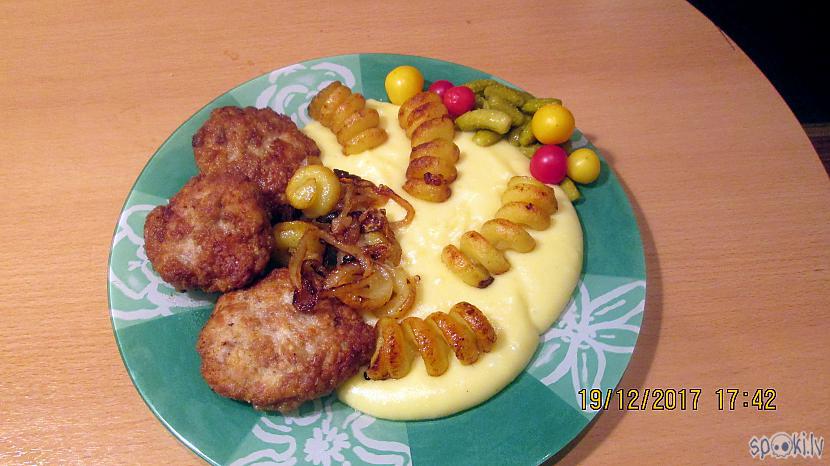 Pirmo reizi biezeni mēģinu... Autors: rasiks Pusdienas ar kartupeli bez mugurkaula