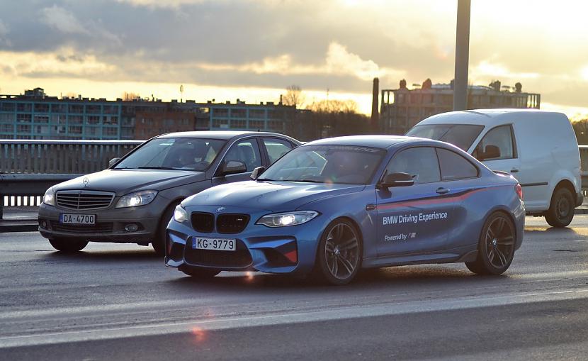 BMW M2 Coupe F87 Autors: LGPZLV Dārgas mašīnas uz Latvijas ceļiem. 2017 #11 NOSLĒGUMS
