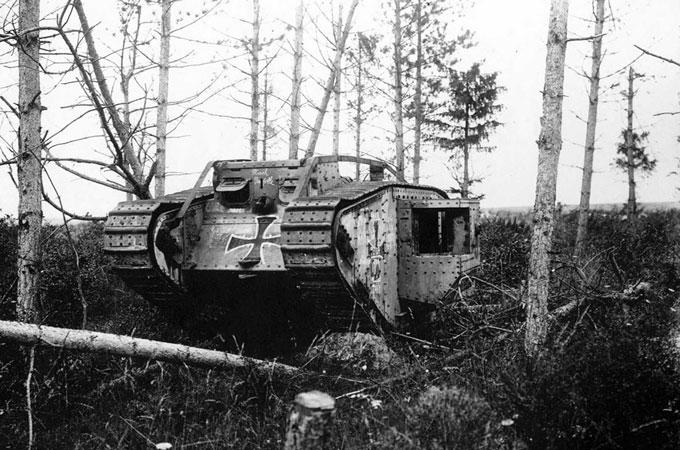 Britu radīts Mark IV tanks... Autors: Lestets 1. pasaules kara ieroči un tehnoloģijas | 2. daļa