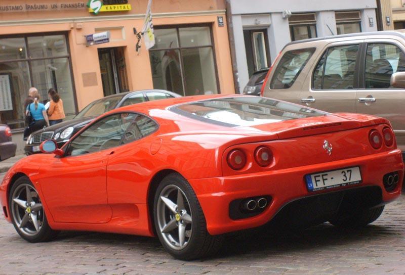 Ferrari 360 Modena 2007 gads Autors: LGPZLV Kādas dārgas mašīnas uz Latvijas ceļiem bija PIRMS 10 GADIEM!