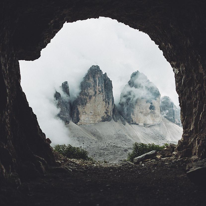 шахты днд арт. горные тоннели. гора мауна кеа под водой. ущелье референс. грандиозность.