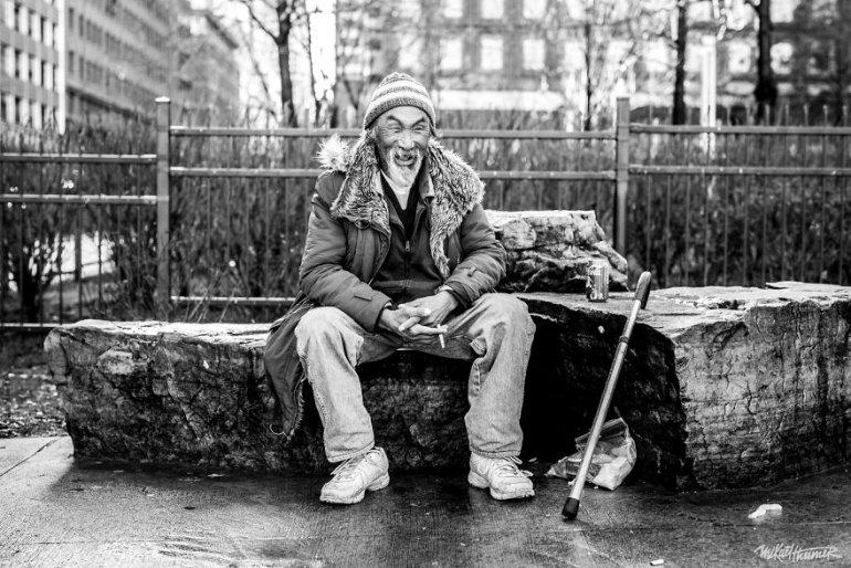 Scaronis vīrs nāk no inuku... Autors: 100 A 25 bezpajumtnieku fotogrāfijas, aiz kurām slēpjas aizkustinoši stāsti!