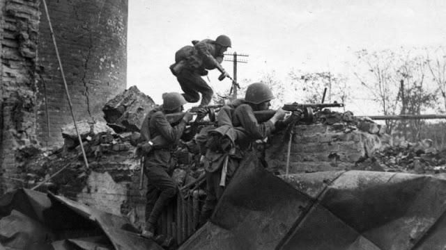 Sarkanās armijas kaujas... Autors: Lestets Kara šausmas: kauja par Staļiningradu 1942-1943. g.