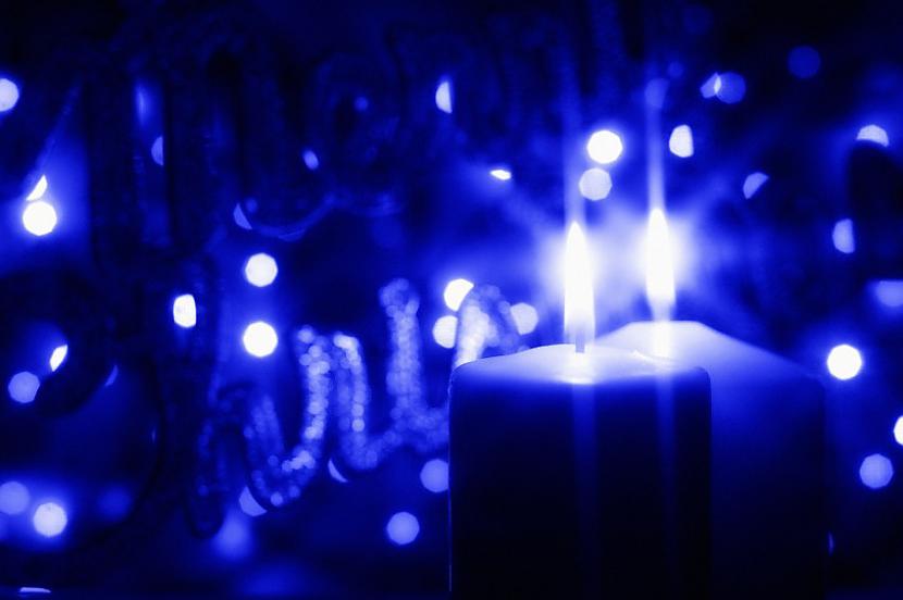 Zilas sveces raksturo garīgumu... Autors: Fosilija Sveču nozīme