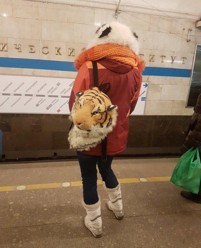 Es uzmanītos no viņas  galva... Autors: Latvian Revenger Krievijas metro - visstilīgākie cilvēki mīt šeit!