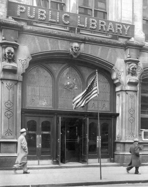 Galvenā ieeja 1950tie var... Autors: Lestets Sinsinati publiskā bibliotēka pirms tās demolācijas 1955. g.