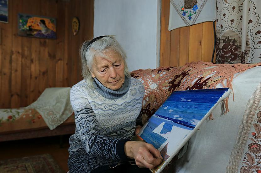 FotonbspBoris SlepnyovKopeyka Autors: matilde Cilvēki pasaulē: 76 gadus vecā «Baikāla vecmāmiņa» no Sibīrijas