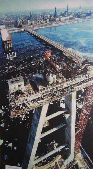 Skats no augšas Autors: ĶerCiet Bildes no Vanšu tilta celtniecības 1977/81. gadā