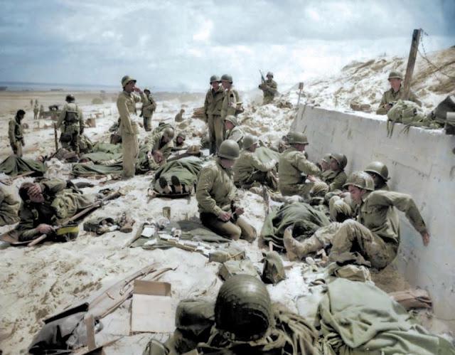 Atpūta pirms doscaronanās... Autors: Lestets D-diena krāsās: Sabiedroto izcelšanās Normandijā iekrāsotās fotogrāfijās