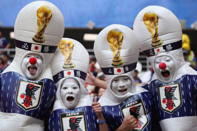 Japāna nogāzīs kausu kā ķegli Autors: Latvian Revenger Ak, šie futbola fani un futbolisti