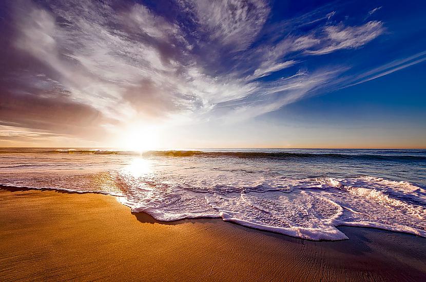 Foto PixabayDoscaronanās uz... Autors: Lestets Neirozinātnieki iesaka regulāri apmeklēt pludmali. Iemesli ir sekojoši...