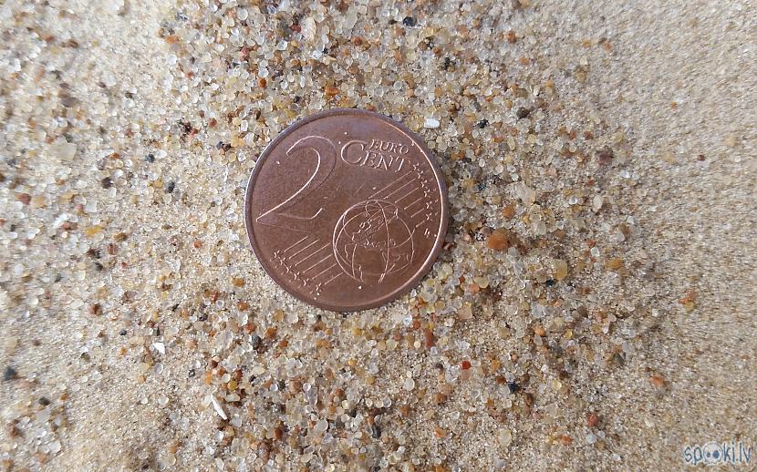Pēc stipra vēja dažas monētas... Autors: pyrathe Ar metāla detektoru pa pludmali 2018 (augusts) #2