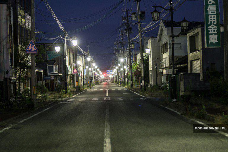 Lai arī Namī pilsēta ir... Autors: ĶerCiet Daba pamazām pieveic Fukušimas avārijas teritoriju. Līdz šim neredzēti fotokadri