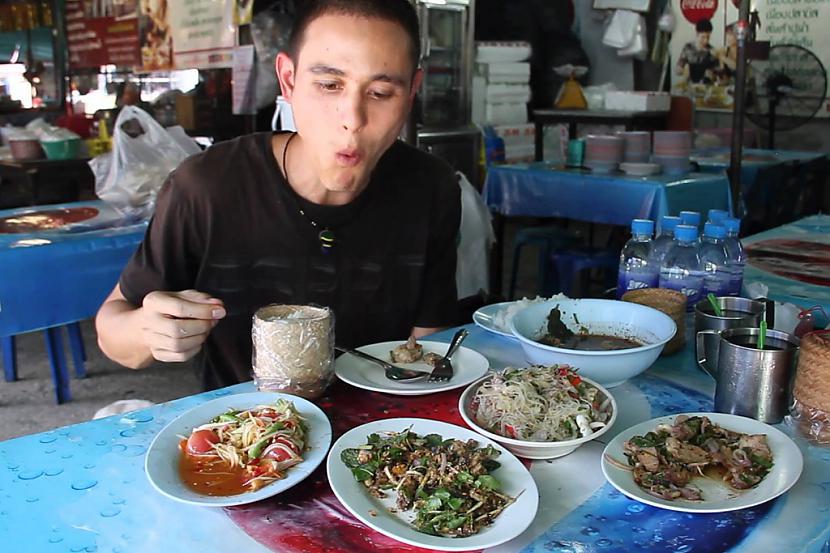 Taizemē ēdot dakscaronu nav... Autors: Flix ĪSTAIS RAKSTS. Neparastas lietas, kuras ir pieņemamas citās valstīs!