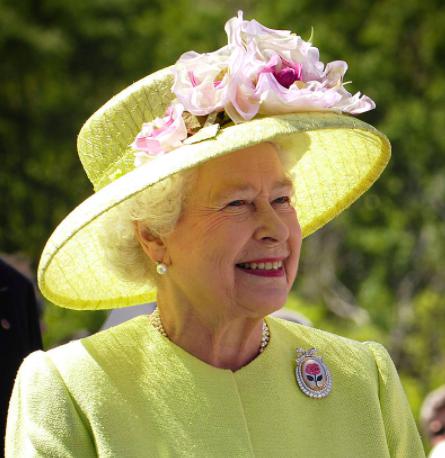  Pašreizējā Anglijas karaliene... Autors: MiaSanMia Konspirācijas Teorijas