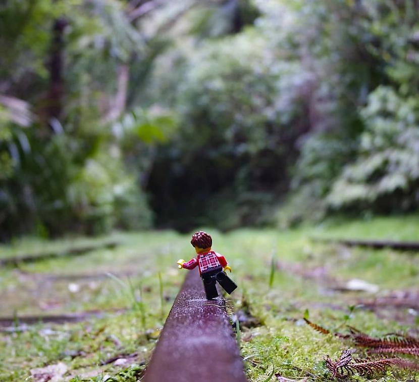  Autors: Pīters Kvils Ceļojums pa Jaunzēlandi caur LEGO figūriņas acīm