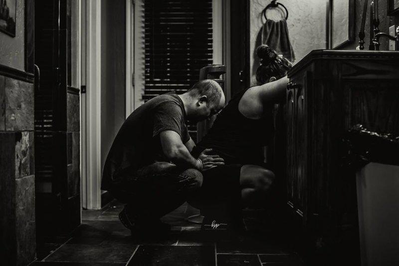 Foto Kirstija Pereza Autors: matilde Emocionālas fotogrāfijas: Kad vīrietis ir blakus sievietei dzemdībās