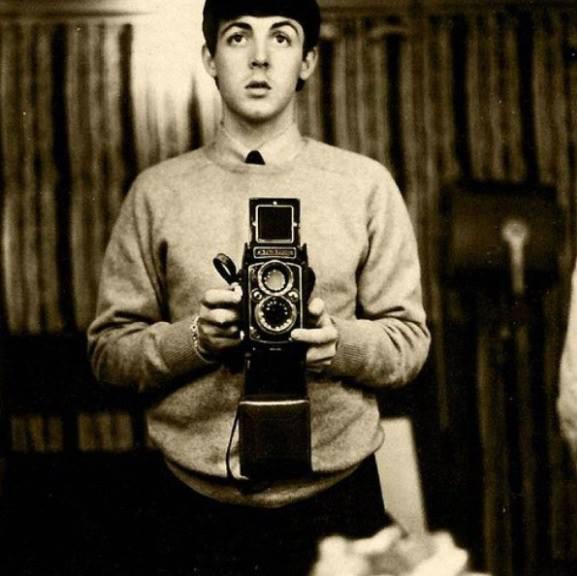 Pola Makartnija selfijs 1963 g Autors: Lestets Dažas vēsturiskas bildes ar slavenībām un ne tikai