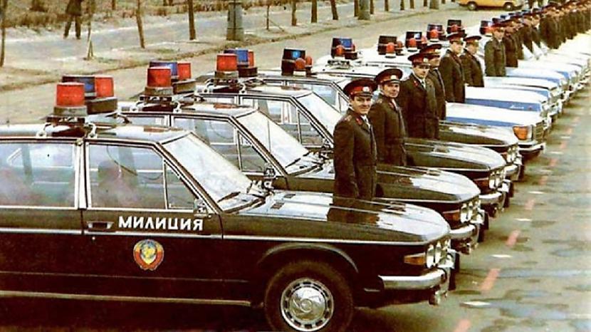 KGB čehu sedani ar V8... Autors: Lestets PSRS milicijas auto: Porsche, BMW un Mercedes-Benz