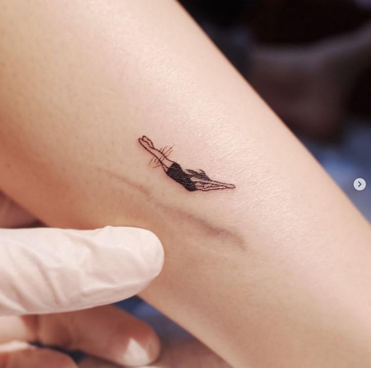 Vēl viena ideja rētas... Autors: The Diāna 20 brīnišķīgi tetovējumi, kuri piesedz ķermeņa nepilnības un rētas