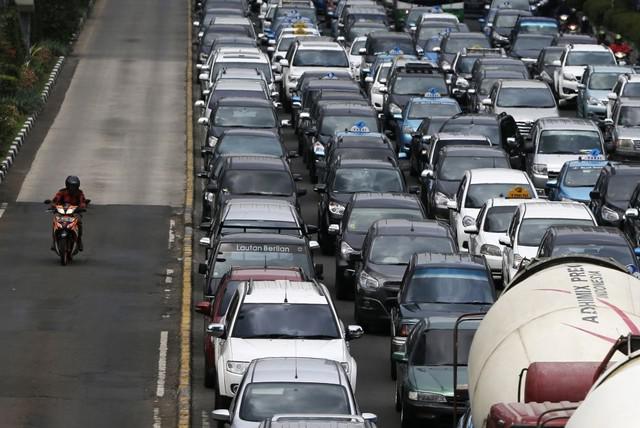 IndonēzijaStundas gadā ko... Autors: ĶerCiet Valstis, kurās ir lielākie sastrēgumi