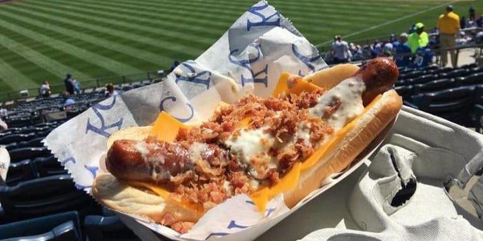 Beisbola stadiona HotdogiKad... Autors: Latvian Revenger 55 ātro ēstuvju ēdieni, kurus tev noteikti nevajadzētu iekļaut savā ēdienkartē