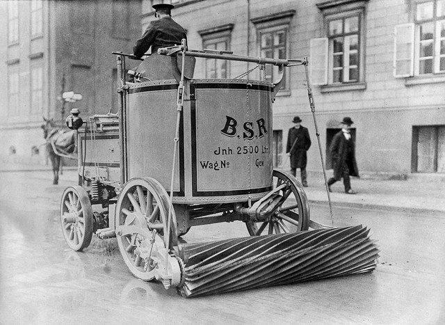 1907gads Berlīnes ielas uzkopj... Autors: GargantijA Retro elegance – elektromobilis