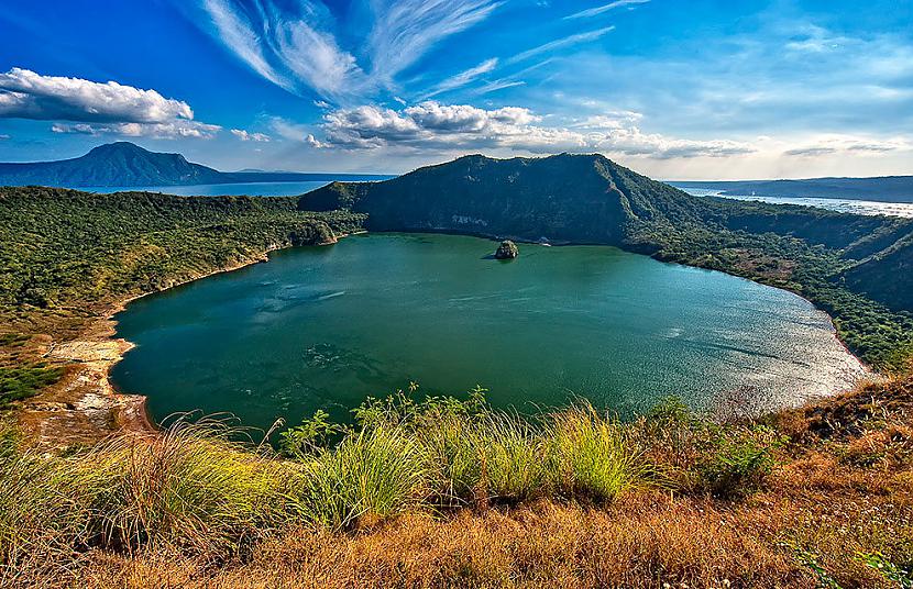 nbspTāla ezers FilipīnasPēc... Autors: Lestets 5 briesmīgākie un dīvainākie ezeri uz Zemes