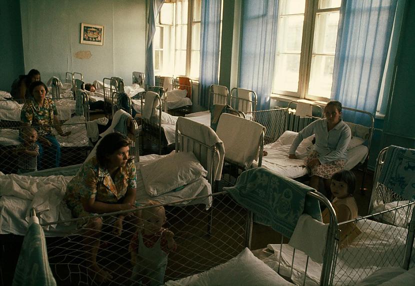 Uzgaidāmā zāle sievietēm ar... Autors: Lestets Īstais PSRS amerikāņa fotogrāfijās