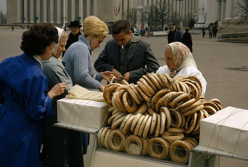 Baranku tirgoscaronana Ja... Autors: Lestets Īstais PSRS amerikāņa fotogrāfijās