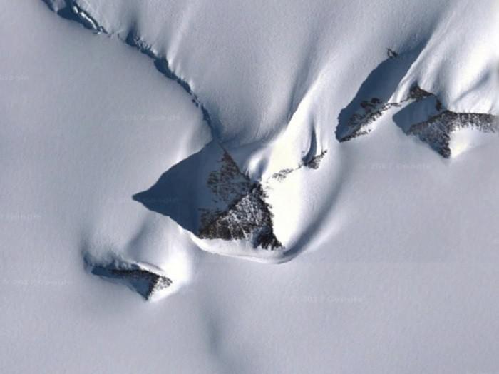 Antarktīdas piramīdaVai tas ir... Autors: Lestets Dīvaini atradumi Google kartēs, kas izraisa virkni jautājumu