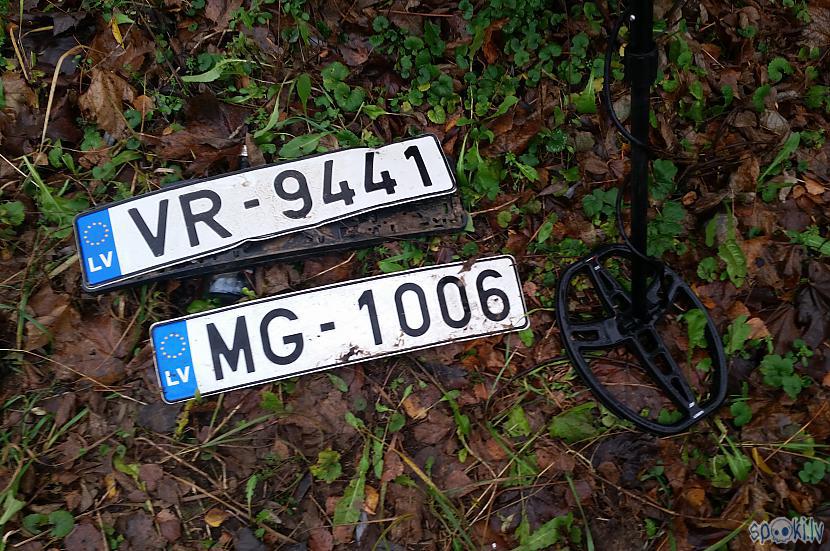Atradu divus auto numurus taču... Autors: pyrathe Pastaiga ar metāla detektoru pa lielajām peļķēm