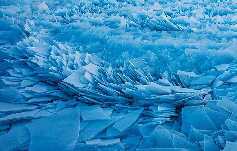 Ledus veidotas rozetes... Autors: Lestets 22 attēli, kas ļauj paskatīties uz pasauli no pavisam citas puses