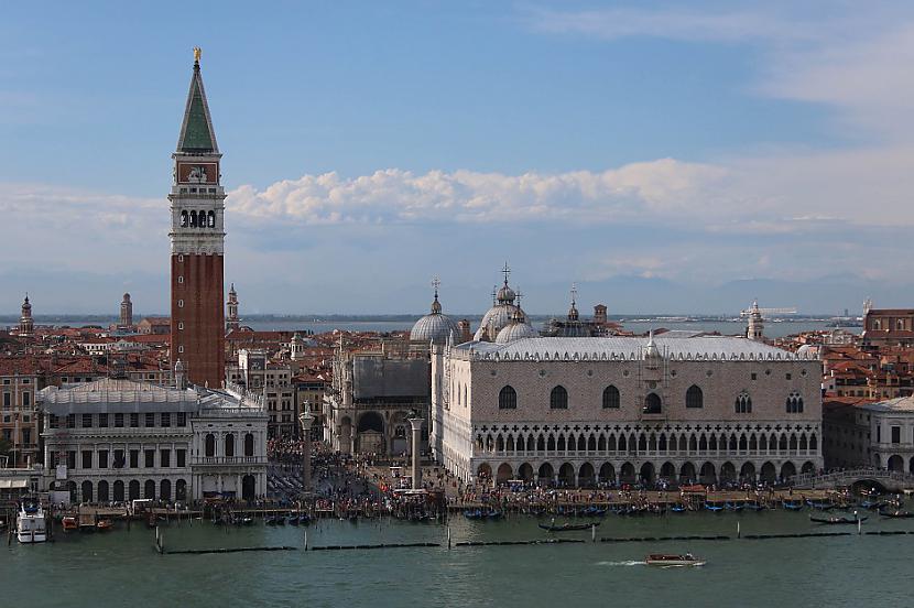 Venēcija ItālijaKādreiz tā... Autors: Lestets 14 vietas pasaulē, kas ir cietušas no pārāk liela tūristu pieplūduma