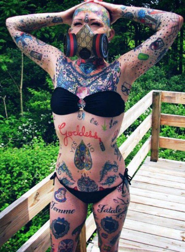  Autors: Fosilija Meitene, kura izveidoja vienu  tetovējumu, bet nespēja apstāties