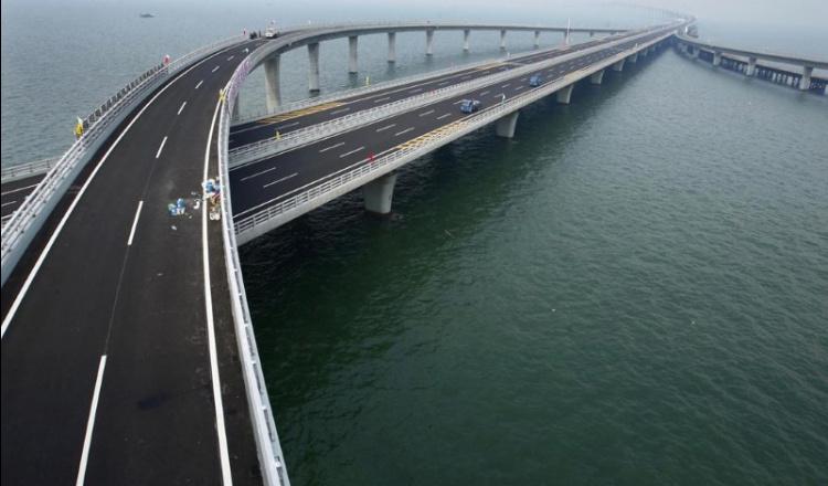 Čingdao tilts izmaksāja 16... Autors: Fosilija 10 satriecoši dārgi arhitektūras projekti Ķīnā (20 foto)