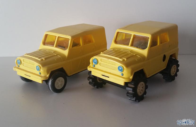 Divi UAZ bobiki Autors: pyrathe Atmiņas par bērnību: PSRS laiku rotaļu mašīnītes