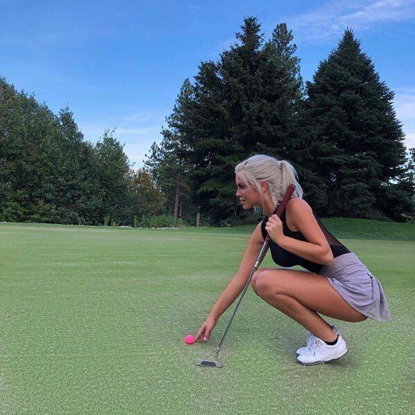  Autors: Fosilija Meitenes un golfs 👱‍♀️