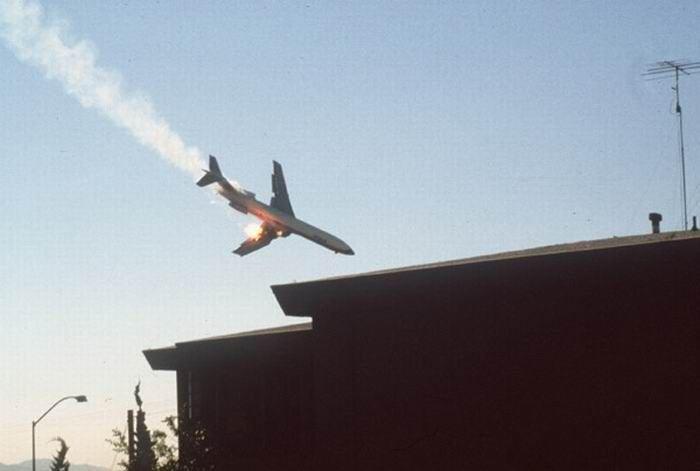 Sadursme virs Sandjego... Autors: Testu vecis Komerciālo lidaparātu katastrofu bildes (1973.g - 1979.g)